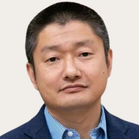 Xi Zhu headshot