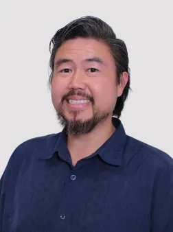 Peter Pak headshot